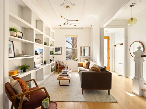 129 Calyer Street image 1 of 13