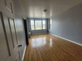 3441 W Belle Plaine Ave #2, Chicago, IL 60618