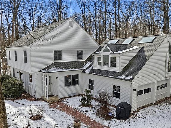 4th image of 105 Allen Dr