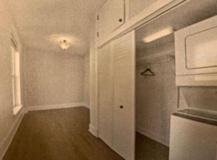 909 W Wisconsin St, Chicago, IL 60614