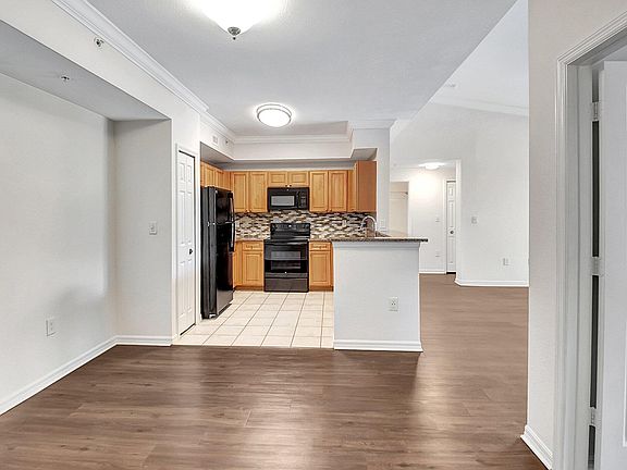 5th image of 15125 Michelangelo Boulevard #207
