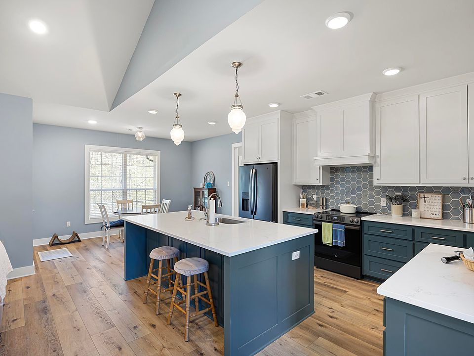 1st image of 157 Rachel Cir