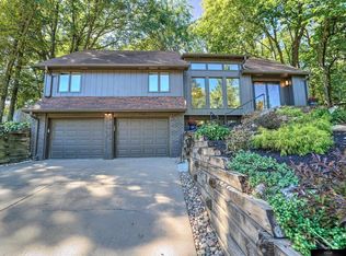 9018 Timberline Dr, Omaha, NE 68152
