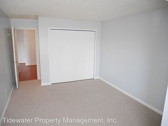 5th image of 8921 Town Center Cir APT 304