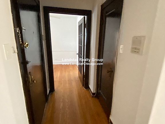 5th image of 2559 W Montrose Ave #2B