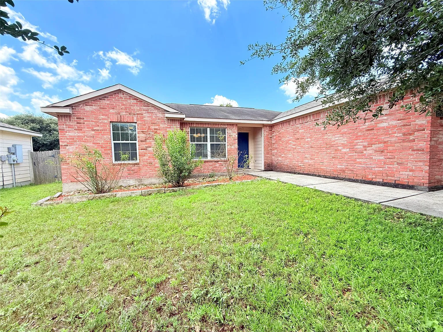3 bed, 2.0 bath, 1358 sqft, $1,750 — Photo 2
