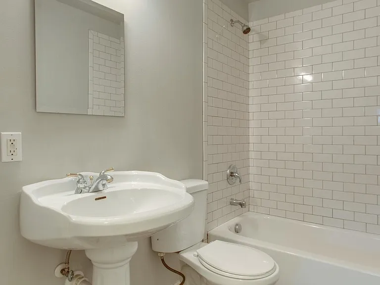 1812 Hillside Ave — Photo 11