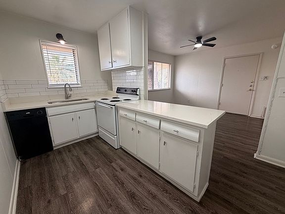 3rd image of 3304 Red River St #204