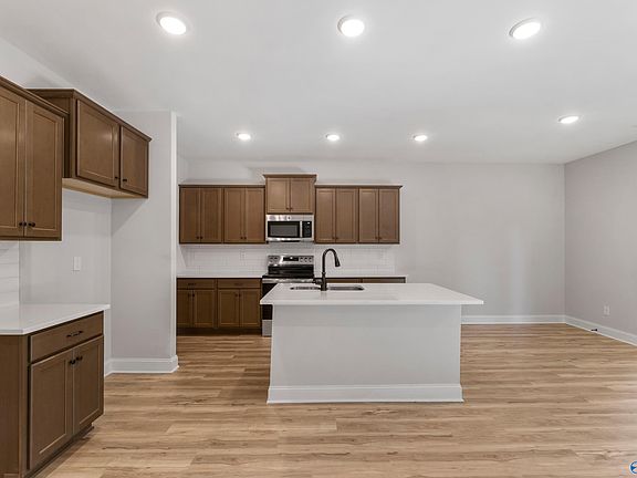 5th image of 1741 Stampede Cir SE