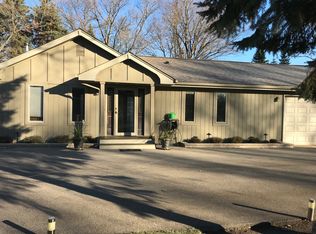 805 N School St, Prospect Heights, IL 60070