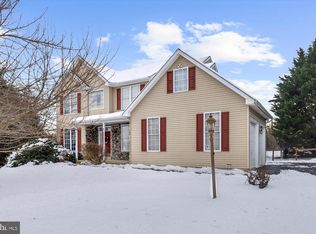5 Peacedale Ct, Oxford, PA 19363