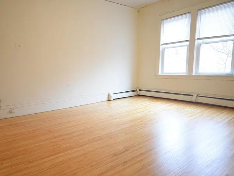 2121 Hennepin Ave S — Photo 9