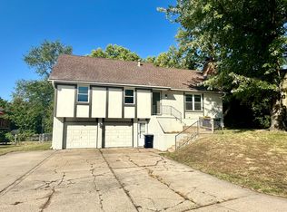 8500 N Atkins Ct, Kansas City, MO 64153