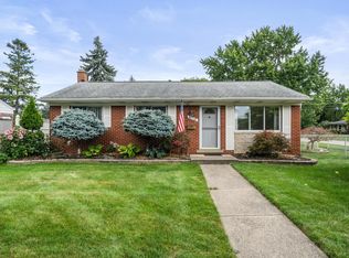 40518 Pickett Ridge Rd, Sterling Heights, MI 48313
