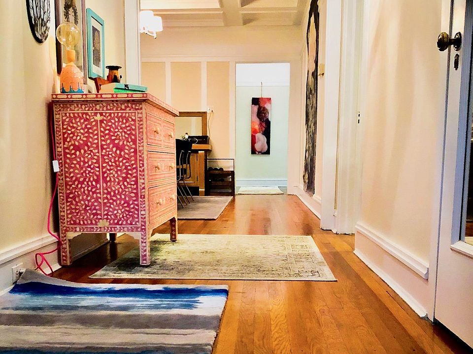 1st image of 1442 W Farragut Ave #1