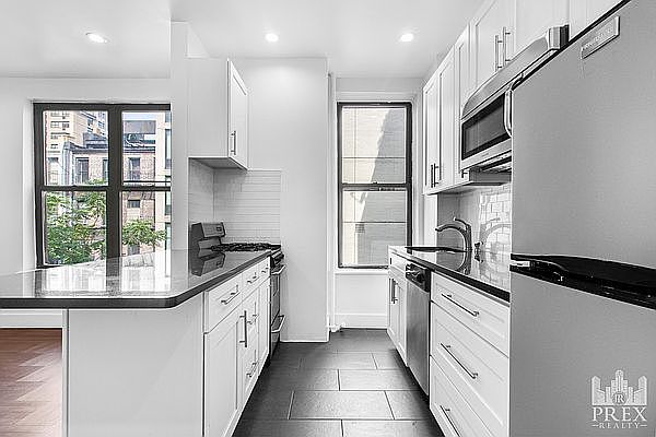 1st image of 304 E 77th St APT 7