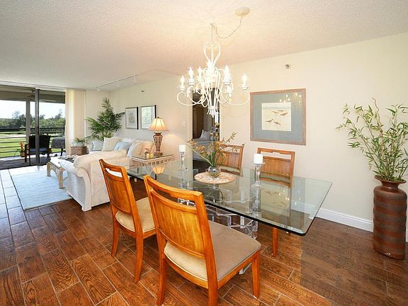 Home For Sale In Boca Teeca