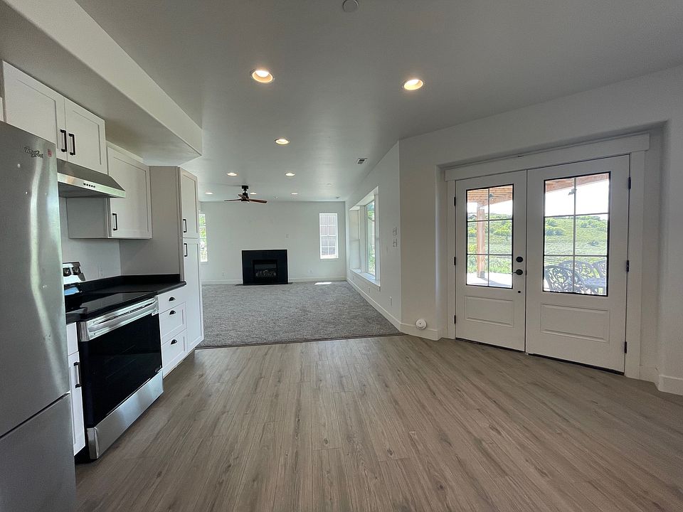Kitchen, patio doors, living room