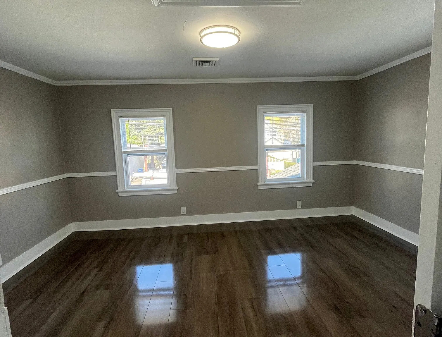 3 bed, $2,100 — Photo 4