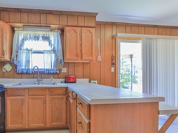 5th image of 410 Bel Air Dr