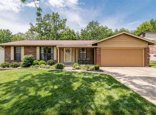 5487 Fireleaf Dr, Saint Louis, MO