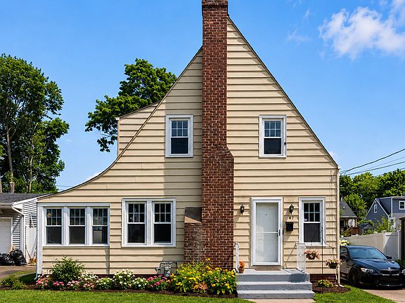 2nd image of 47 Tuttle Place