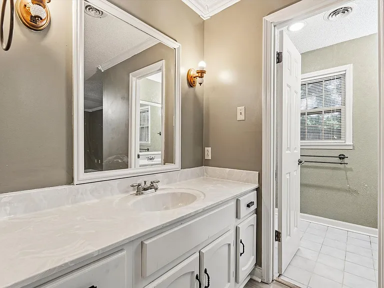 1610 Hillcrest Dr — Photo 22
