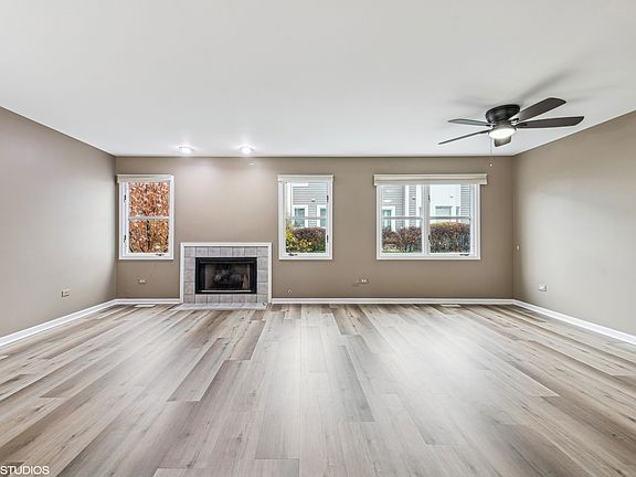 4th image of 877 N Cove Dr