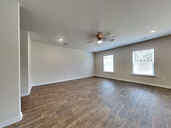 4th image of 98 Salers Ln