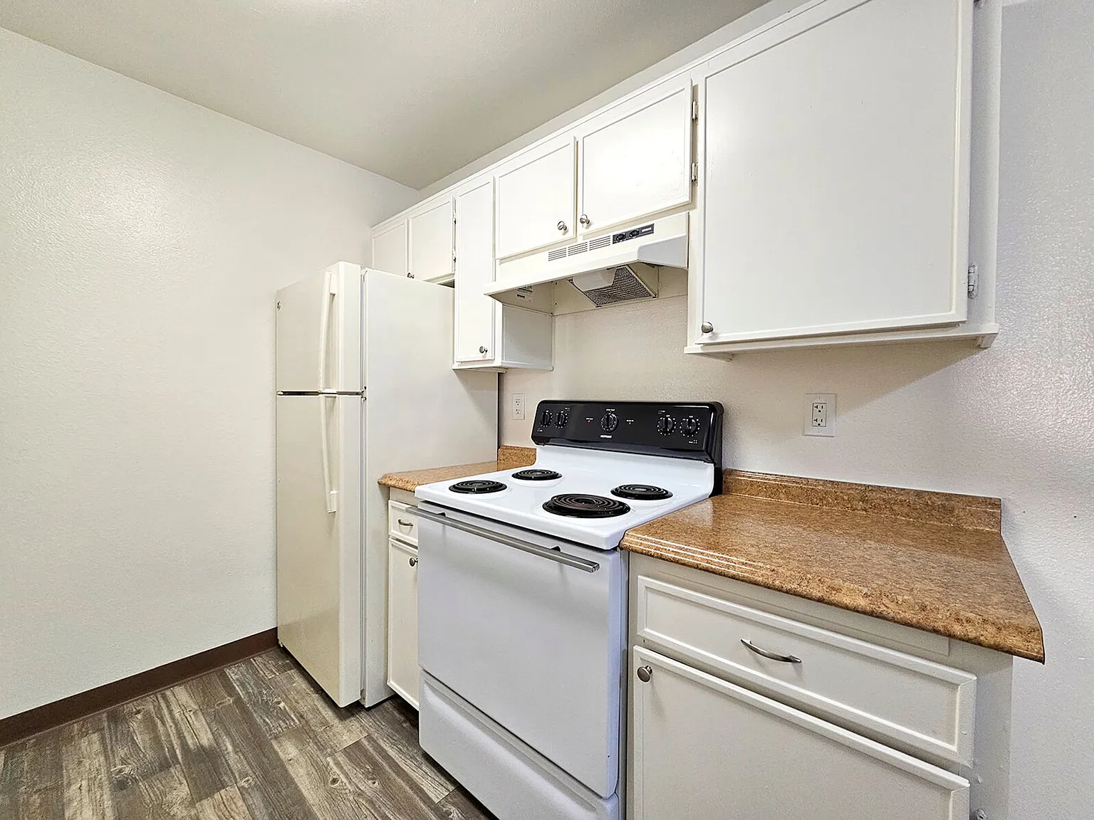 Valley View Apartments — Photo 3