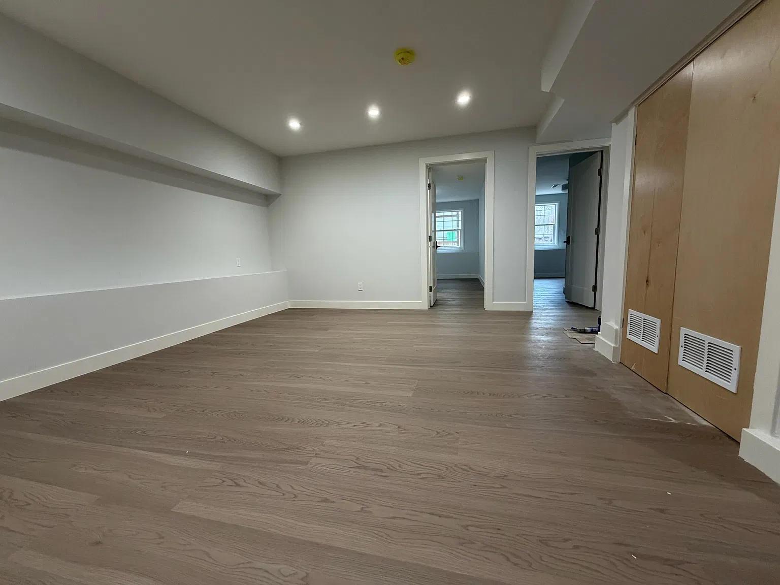 2 bed, 700 sqft, $3,600 — Photo 3