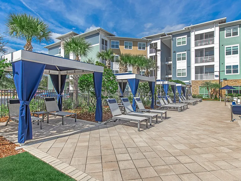 Sola South Lux Apartments — Photo 5