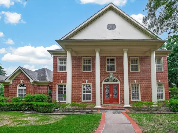 37 Greensward Ln, Sugar Land, TX 77479