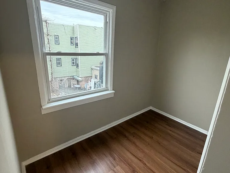17 Maple Ave #2 — Photo 8