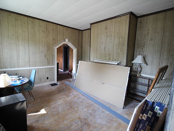3rd image of 723 Pearl St