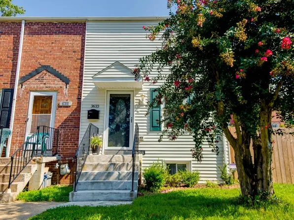 3633 S Four Mile Run Dr, Arlington, VA 22206