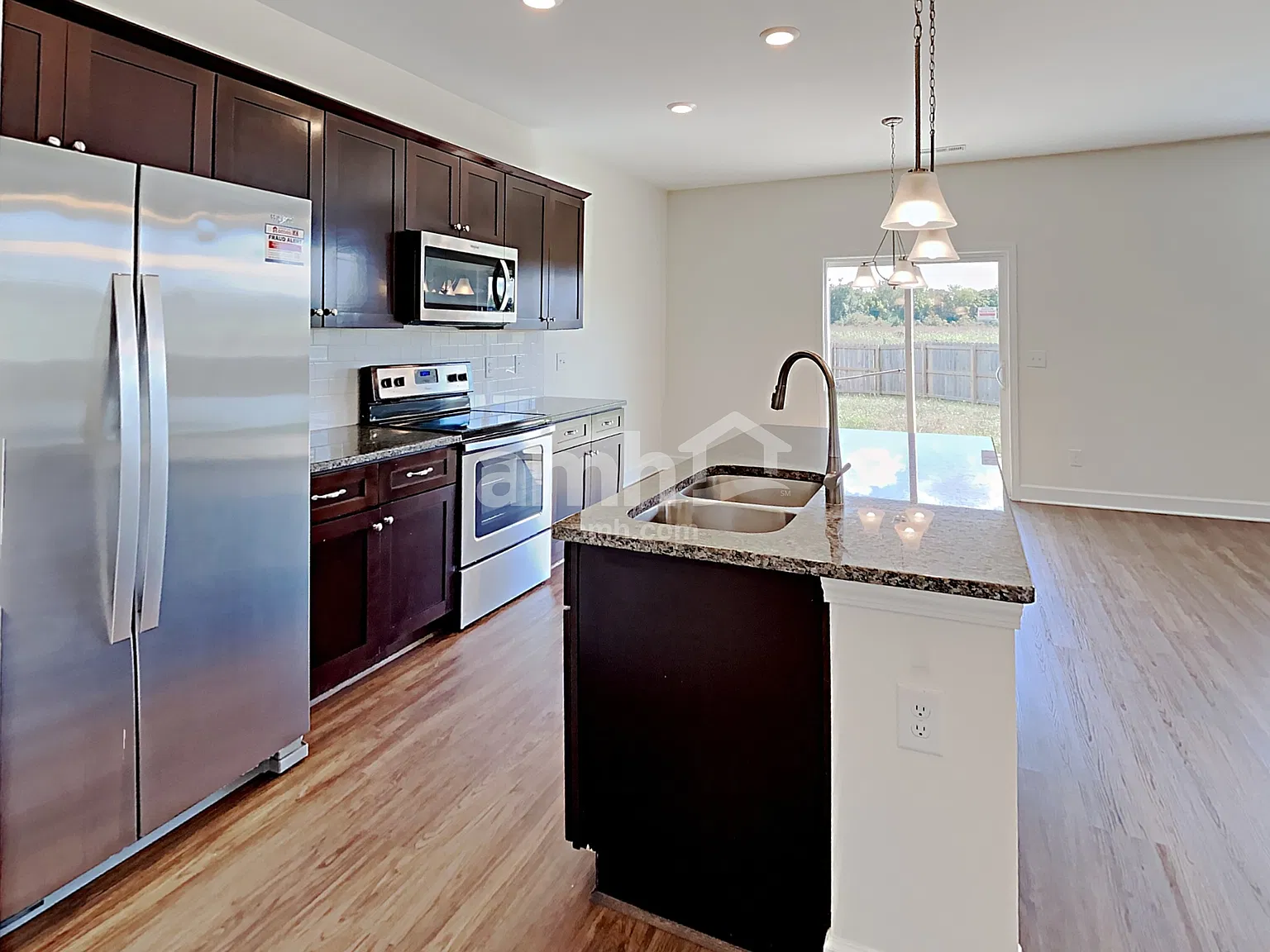 3 bed, 2.5 bath, 1859 sqft, $2,415 — Photo 3