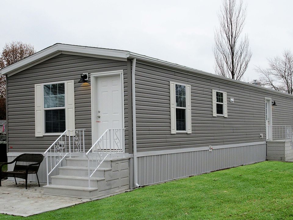 1st image of 155 Hickory Cir