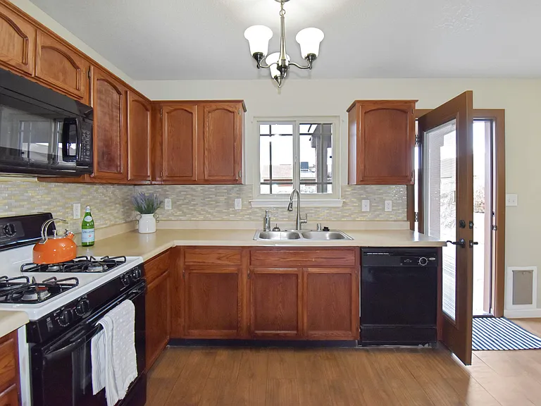 14229 Poets Rock Ln — Photo 13