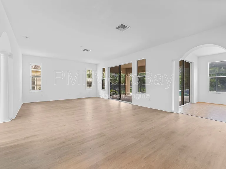 10886 Cory Lake Dr — Photo 12