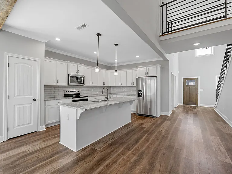 573 Bowden Dr — Photo 12