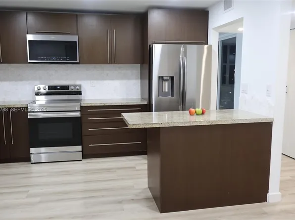 20441 NE 30th Ave APT 214-9, Aventura, FL 33180