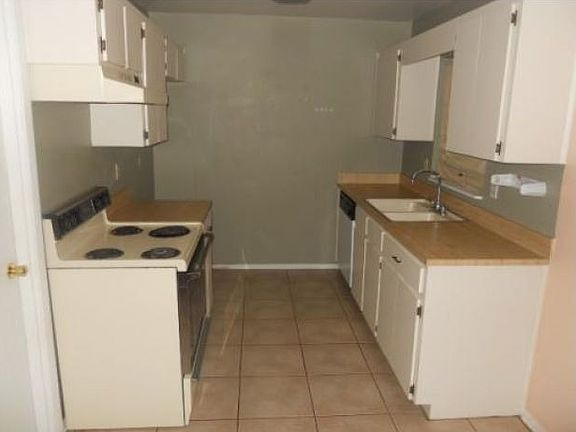 4th image of 945 Whisper Lake Dr