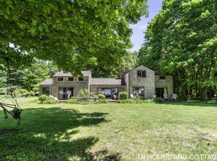 4489 N Lakeshore Dr, Holland, MI 49424