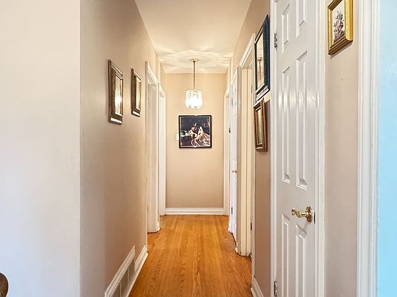 3rd image of 65 Glen Watford Dr