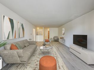 9801 S Karlov Ave APT 210, Oak Lawn, IL 60453
