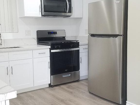 2nd image of 159 S Sierra Madre Blvd APT 1