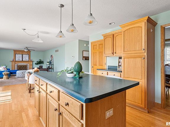 5th image of 5824 Woodland Ave