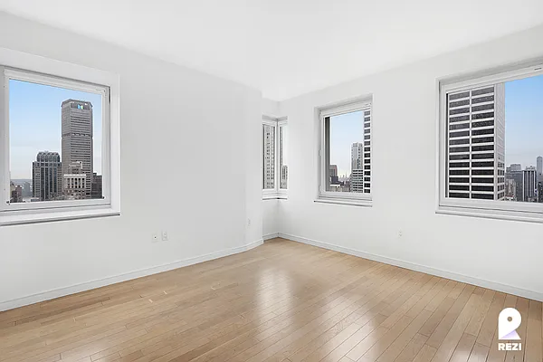 Rented by REZI | media 62