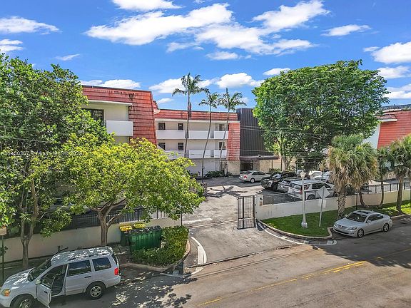 5th image of 6855 Edgewater Dr APT 3G